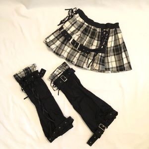Gothic school girls skirt and leg wear ❤️ 10/11 is the last day item available